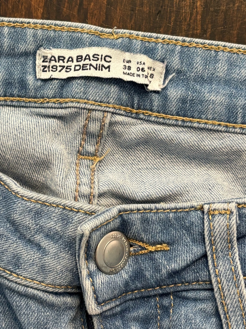 Zara Basics Light Blue Denim Jeans with metallic silver paint size 6 - Picture 3 of 10